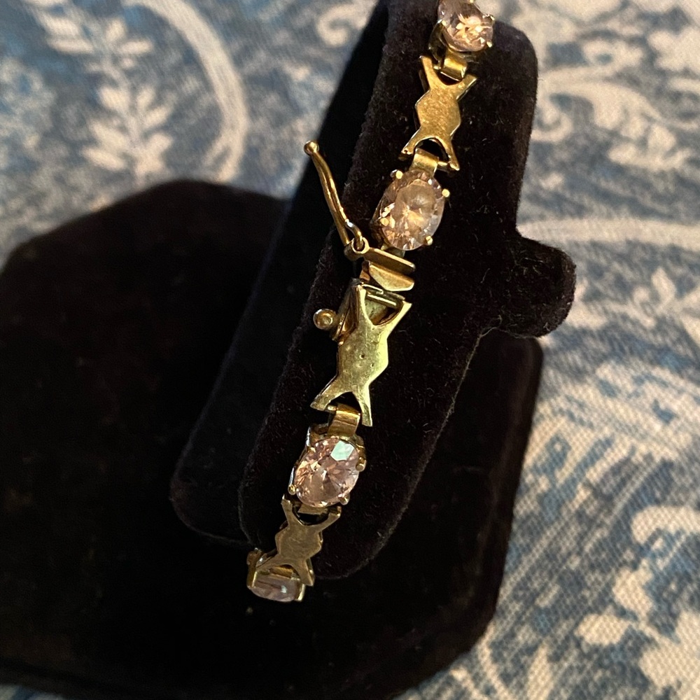 Elegant Gold Bracelet